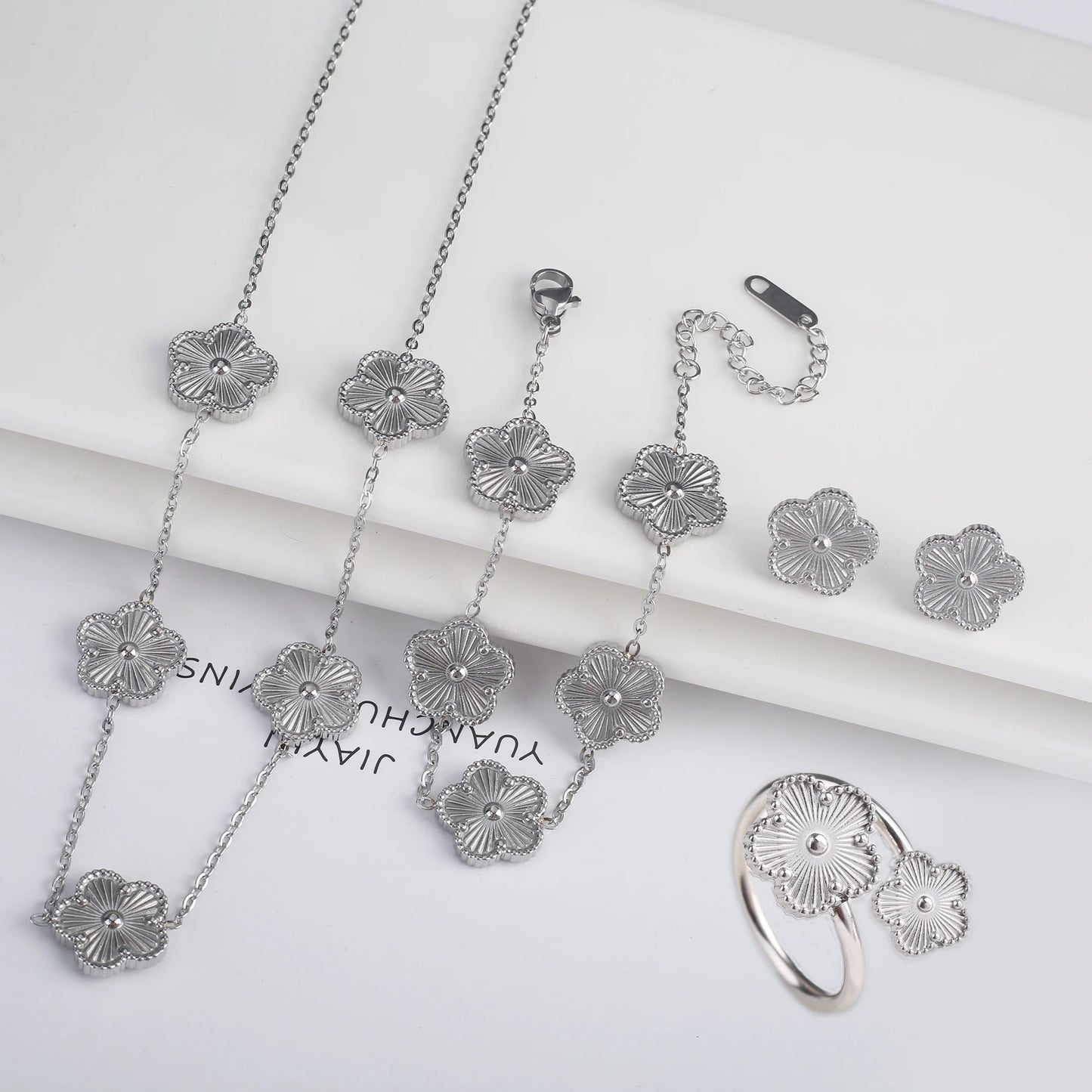 4Pcs Bracelet Necklace Earrings Ring Stainless Steel Five Leaf Flower Jewelry Set Classic for Woman New Fashion Jewelry Clover