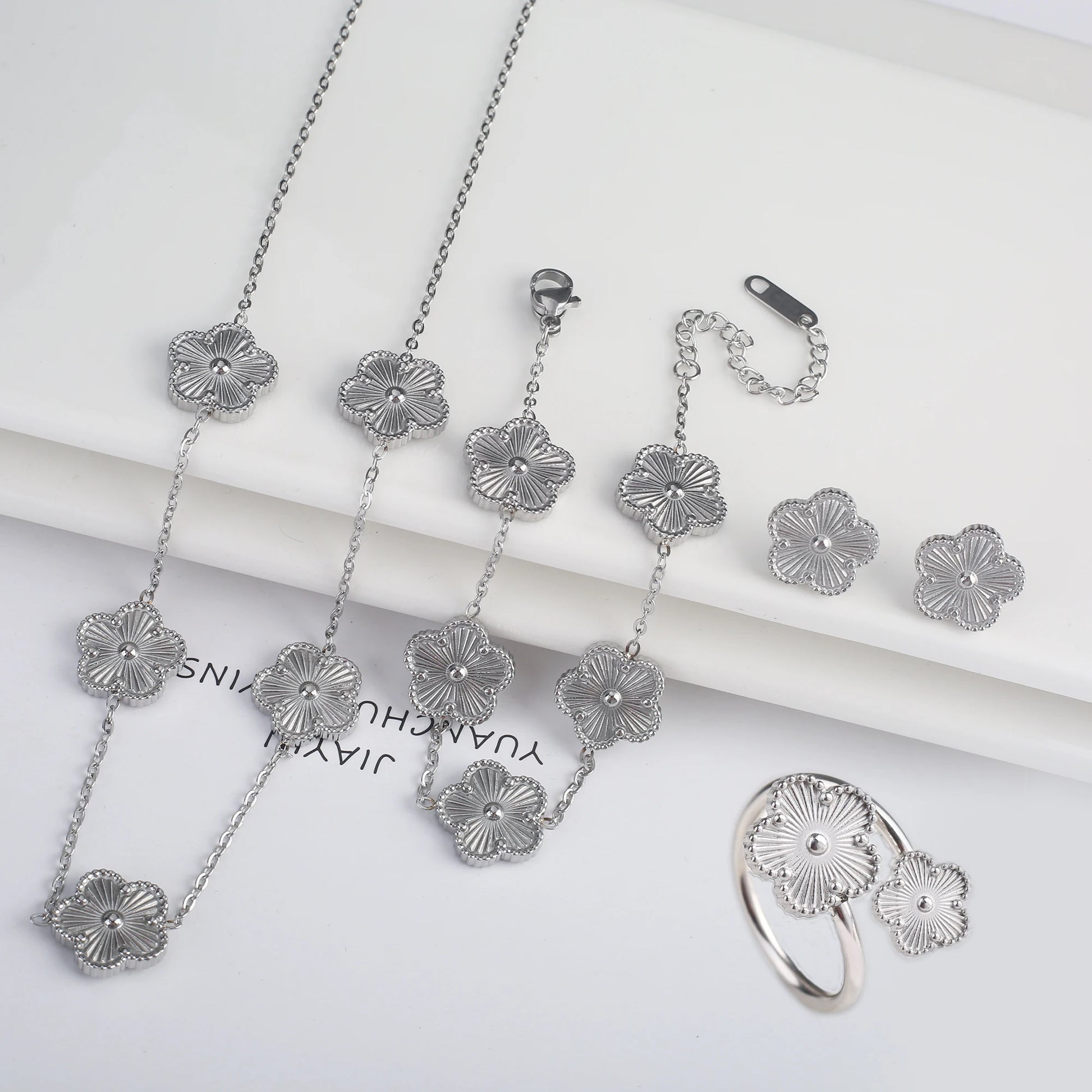 4Pcs Bracelet Necklace Earrings Ring Stainless Steel Five Leaf Flower Jewelry Set Classic for Woman New Fashion Jewelry Clover